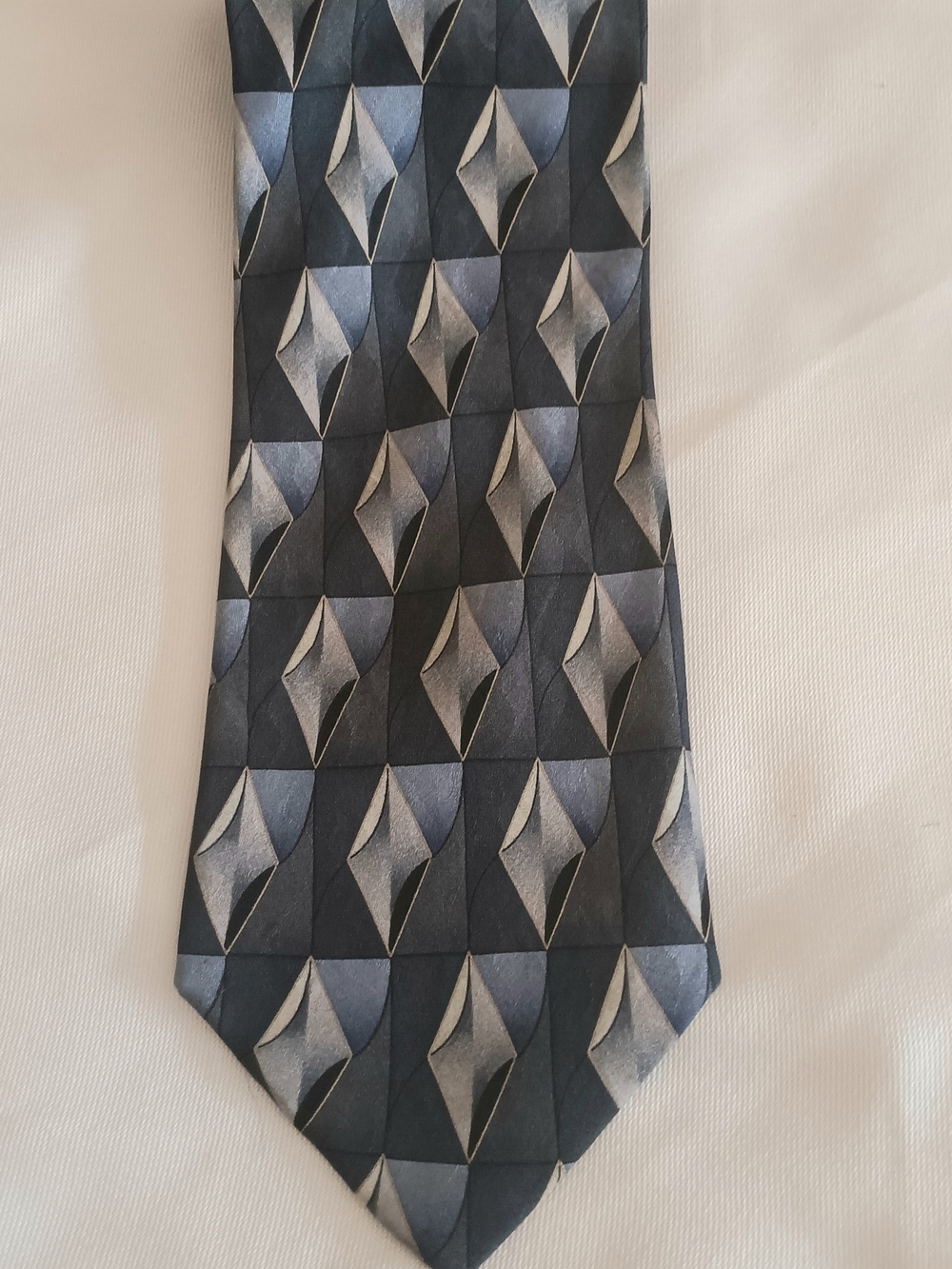Via Europa 100% Silk Geometric Diamond Necktie Gray Blue